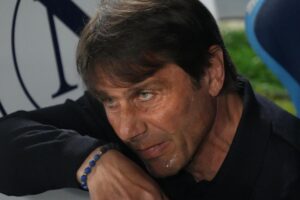 Antonio Conte deluso in panchina