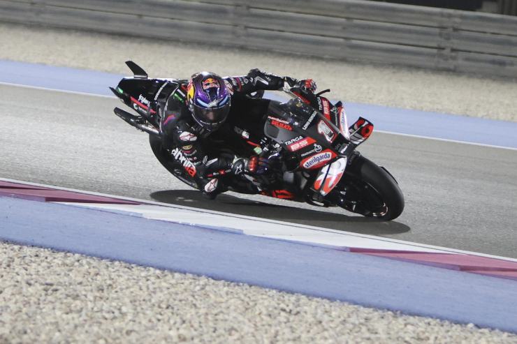 Jorge Martin mentre piega in curva